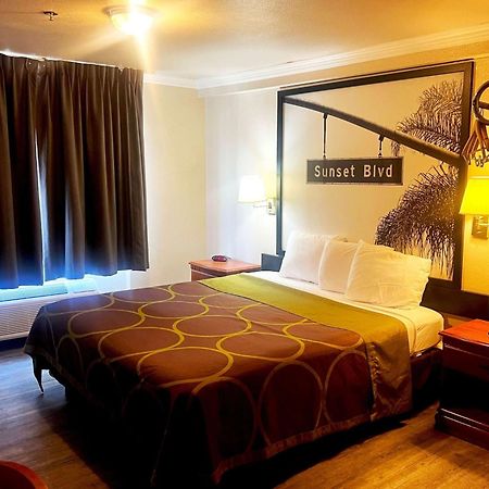 Super 8 By Wyndham Hollywood/La Area Motel Los Angeles Exterior photo