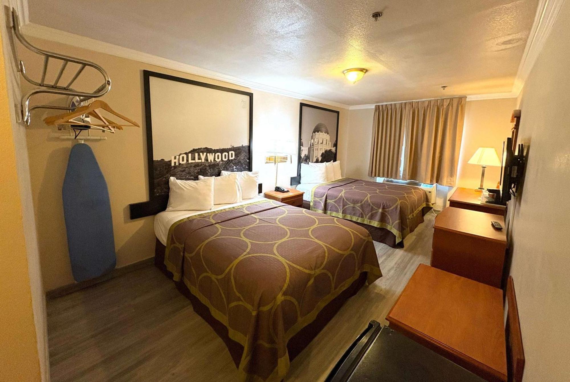 Super 8 By Wyndham Hollywood/La Area Motel Los Angeles Exterior photo