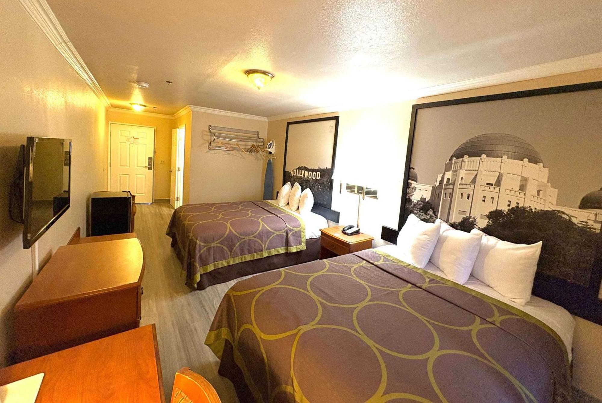 Super 8 By Wyndham Hollywood/La Area Motel Los Angeles Exterior photo